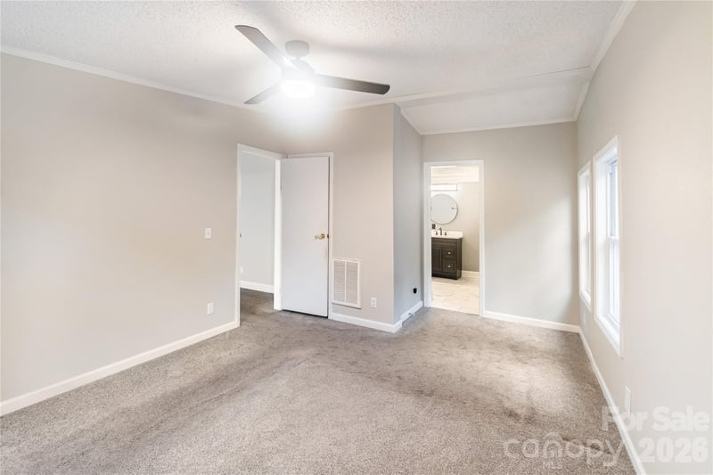 3902 Sharyn Dr, Charlotte, NC 28214