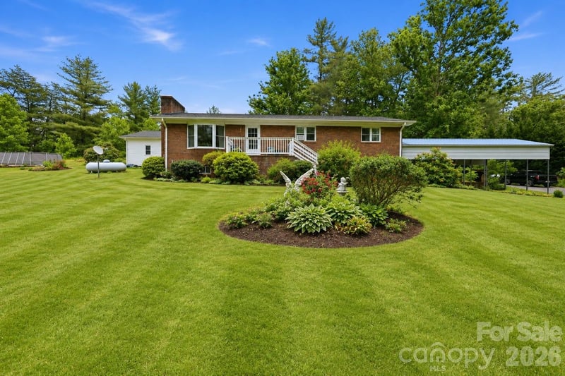 22 Webb Hill Rd, Leicester, NC 28748
