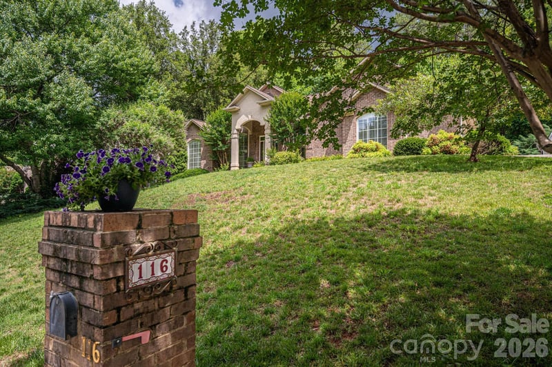 116 28th Ave, Hickory, NC 28601