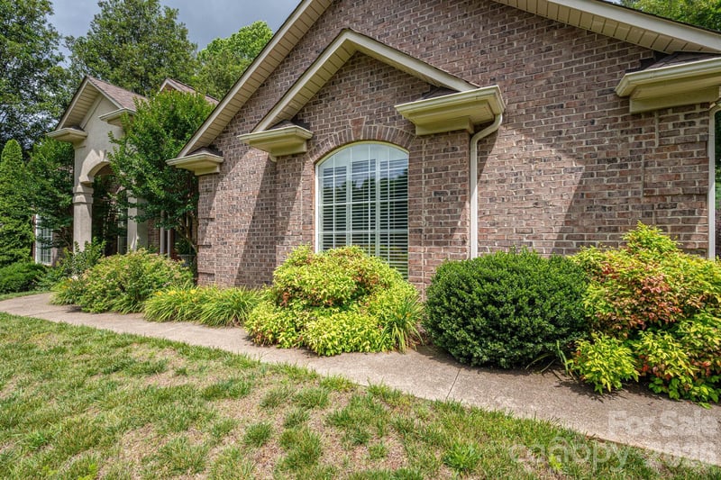 116 28th Ave, Hickory, NC 28601