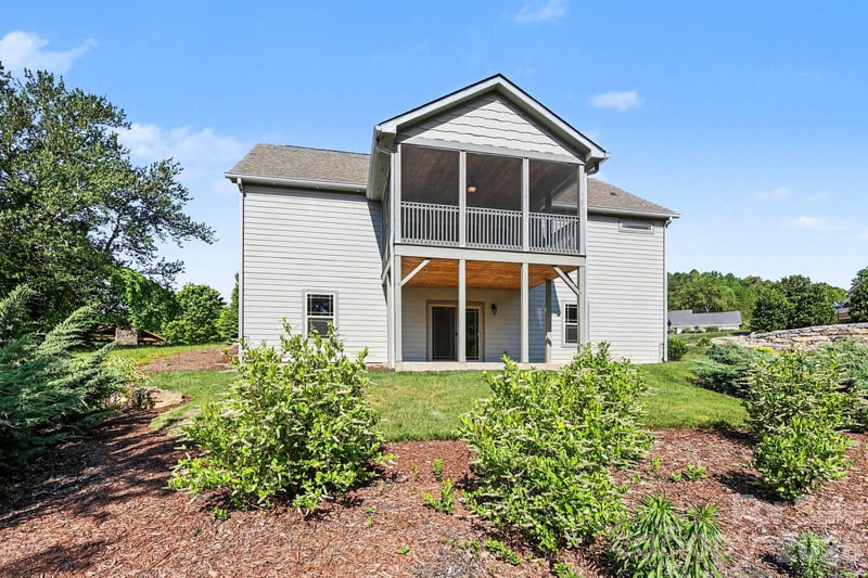 168 Triple Fairways Dr, Hendersonville, NC 28739
