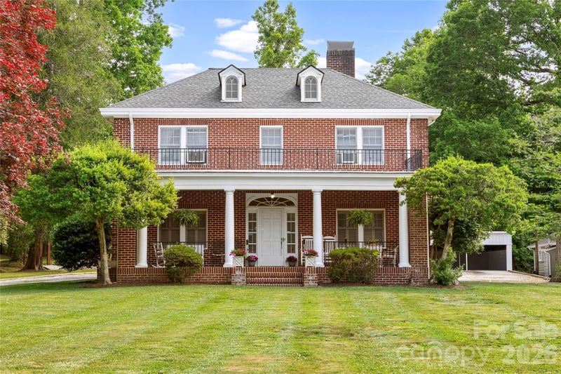 1518 Greenville Hw, Hendersonville, NC 28792