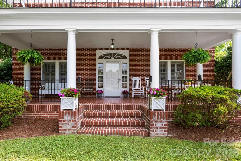1518 Greenville Hw, Hendersonville, NC 28792