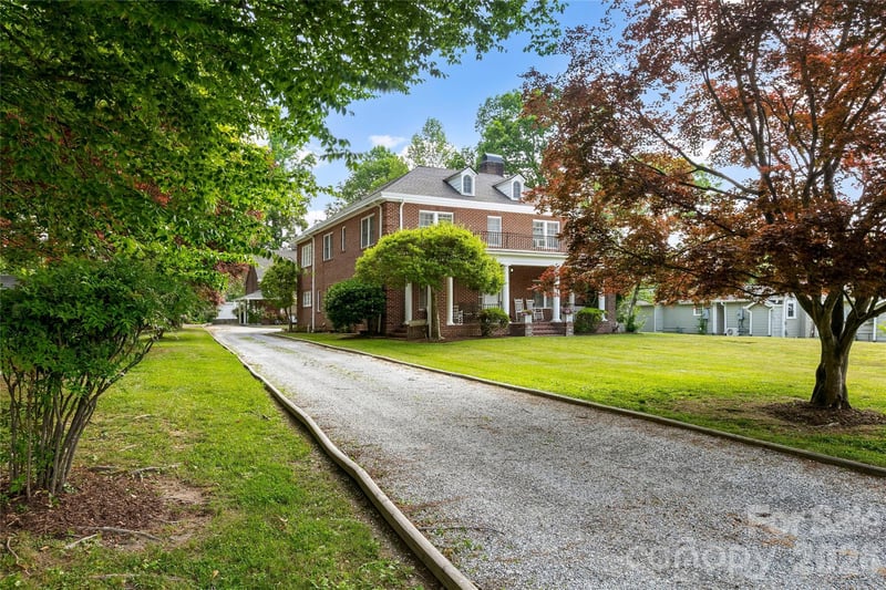 1518 Greenville Hw, Hendersonville, NC 28792