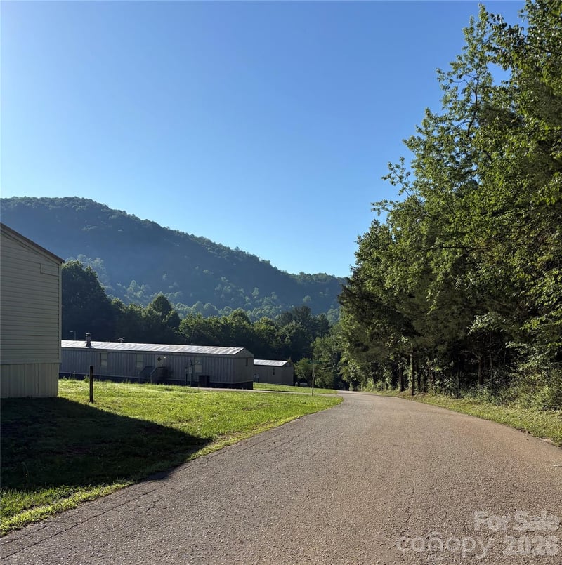 133 Oakwell Dr, Marion, NC 28752