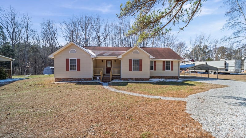 865 Highway 161 Hw, Clover, SC 29710