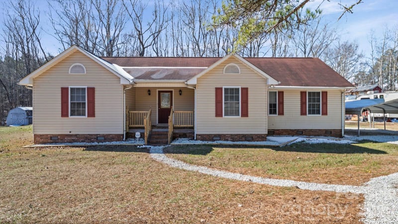 865 Highway 161 Hw, Clover, SC 29710
