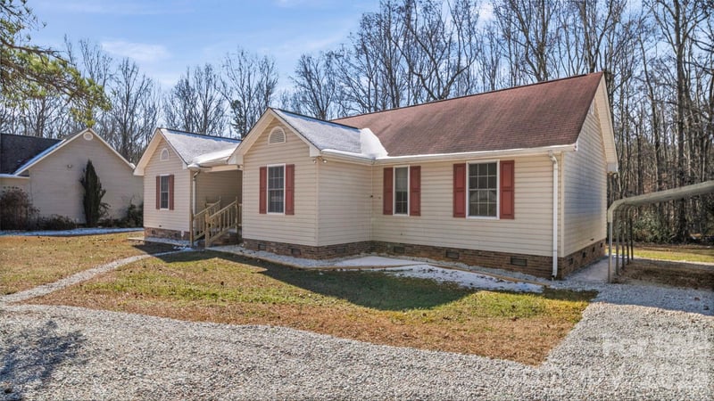 865 Highway 161 Hw, Clover, SC 29710