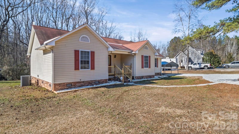 865 Highway 161 Hw, Clover, SC 29710