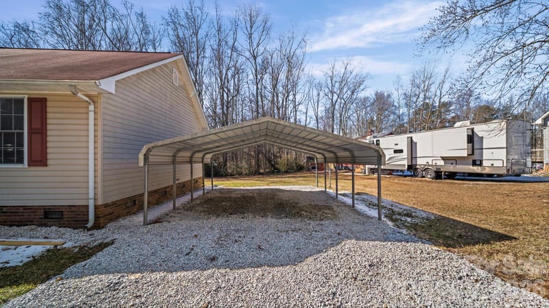 865 Highway 161 Hw, Clover, SC 29710