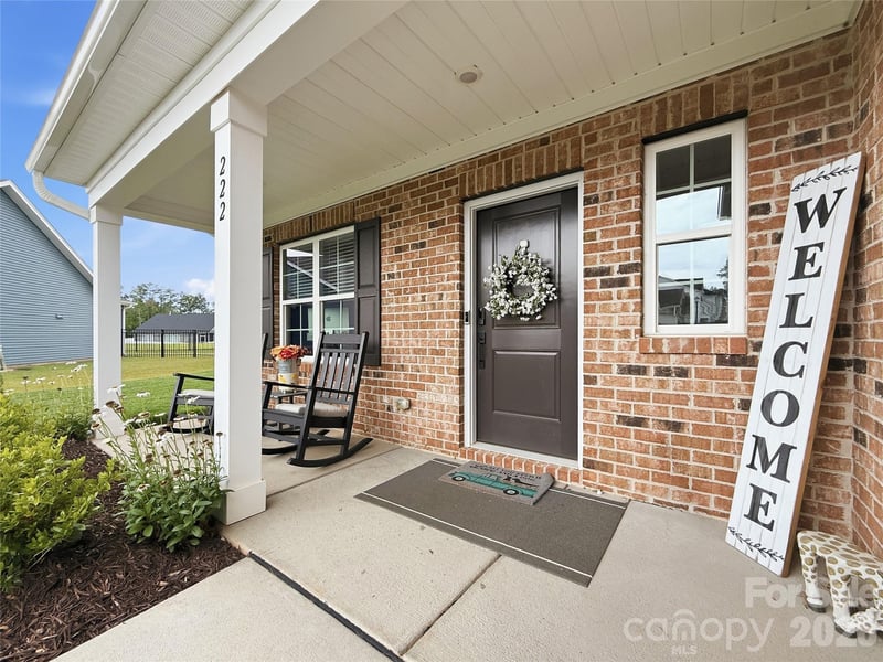 222 Moravian Ct, Advance, NC 27006