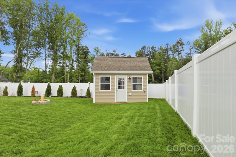 222 Moravian Ct, Advance, NC 27006