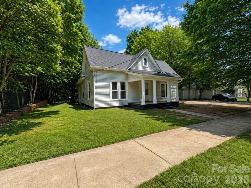 1115 Wilson W Lee Blvd, Statesville, NC 28677