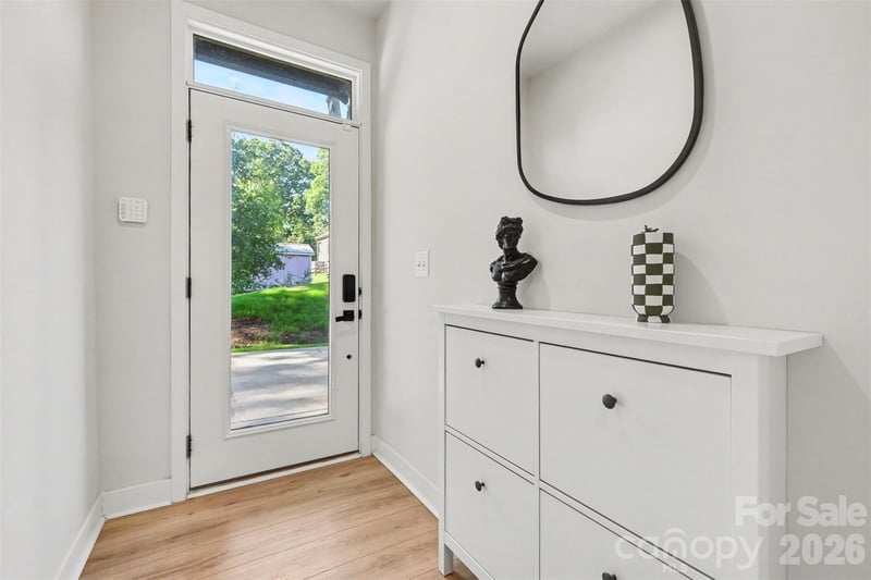 300 Twinflower Ln, Charlotte, NC 28205