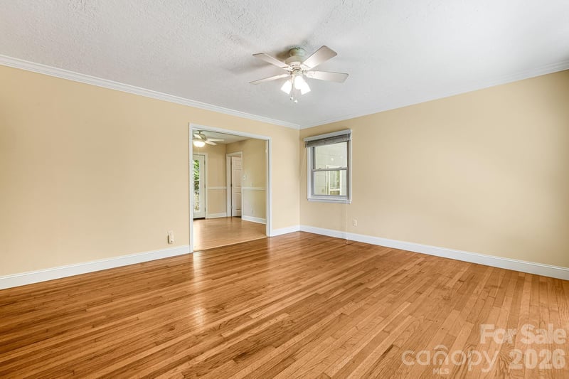 26 Elkmont Dr, Asheville, NC 28804