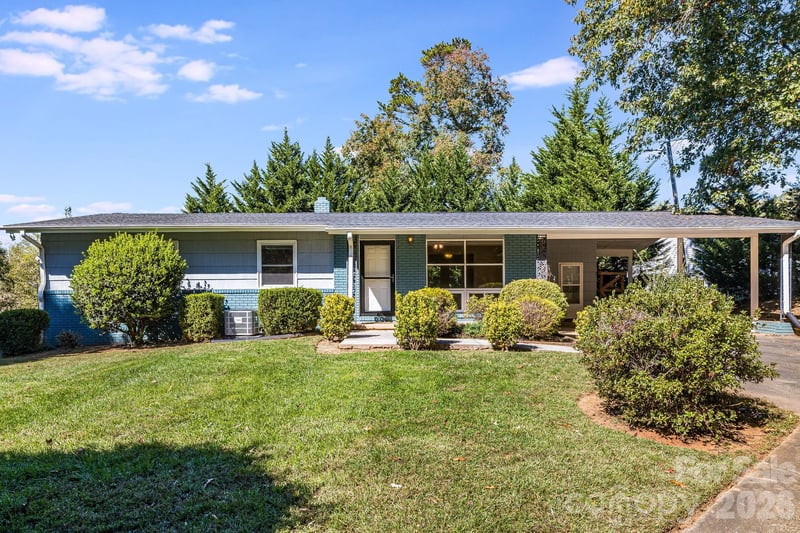 26 Elkmont Dr, Asheville, NC 28804