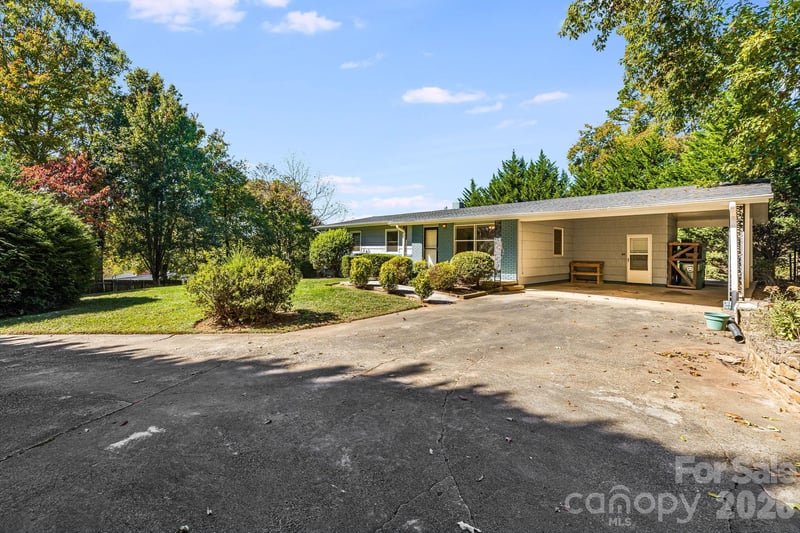 26 Elkmont Dr, Asheville, NC 28804