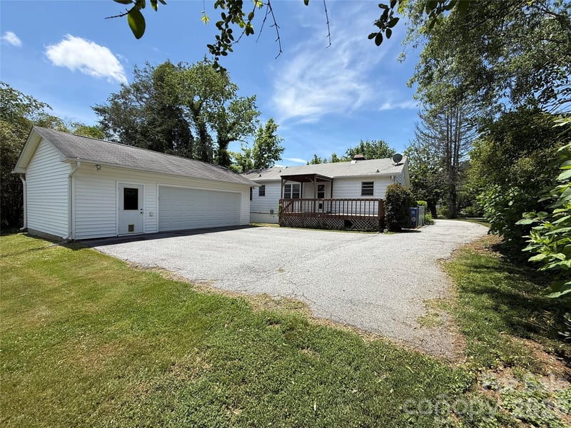 17 Pershing Rd, Asheville, NC 28805