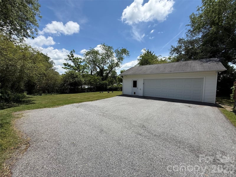 17 Pershing Rd, Asheville, NC 28805