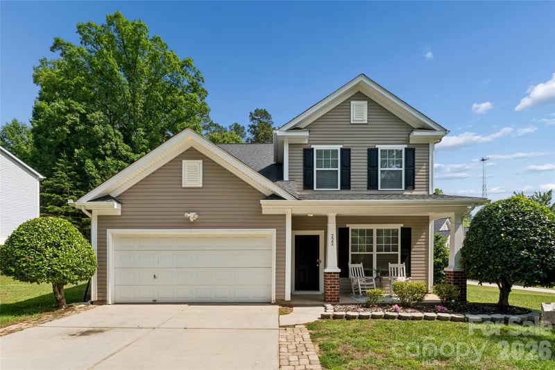 222 Flanders Dr, Mooresville, NC 28117