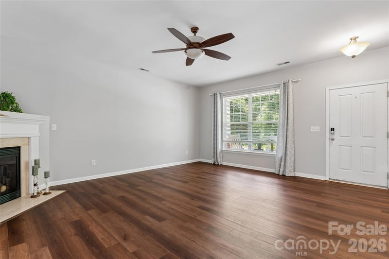 222 Flanders Dr, Mooresville, NC 28117