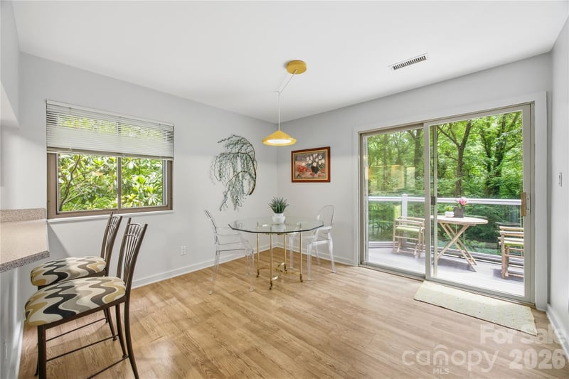2724 Huntingtowne Farms Ln, Charlotte, NC 28210