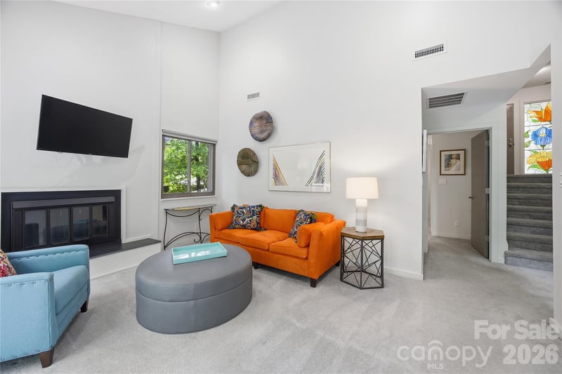 2724 Huntingtowne Farms Ln, Charlotte, NC 28210