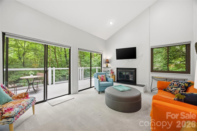 2724 Huntingtowne Farms Ln, Charlotte, NC 28210