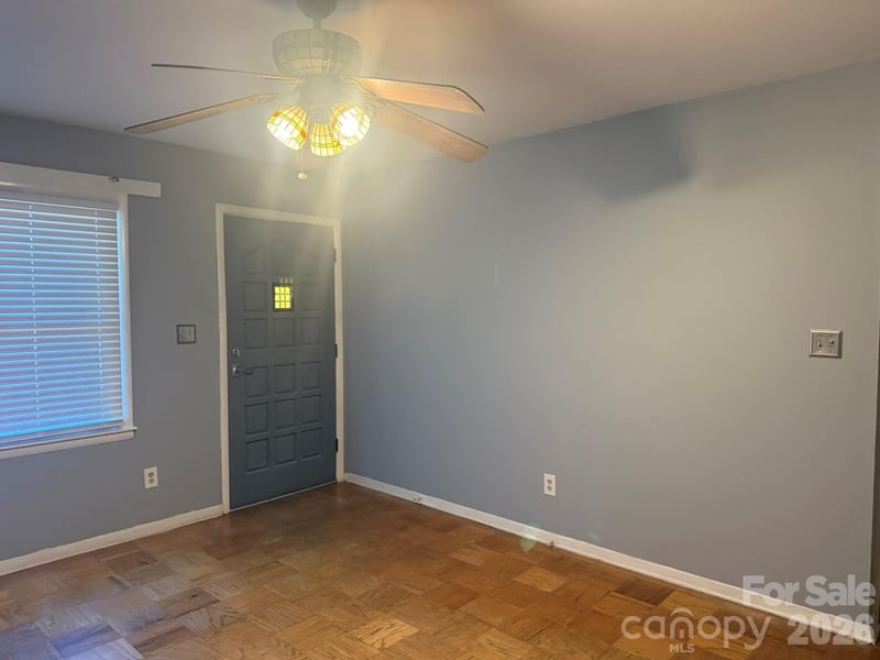 4915 Malibu Dr, Charlotte, NC 28215