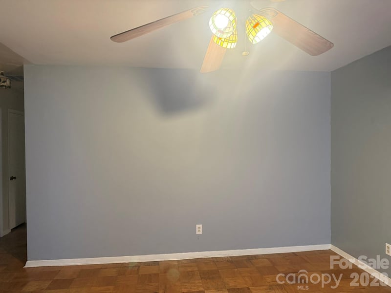 4915 Malibu Dr, Charlotte, NC 28215