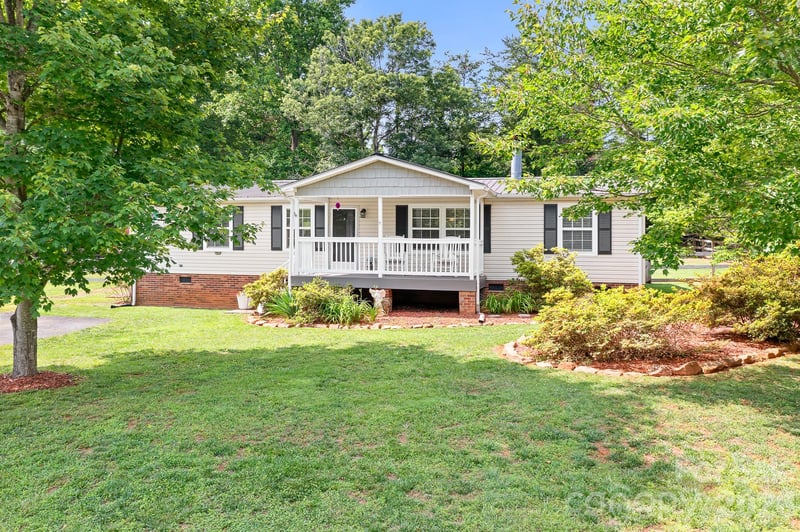 6075 Clearbrook Ln, Iron Station, NC 28080