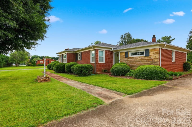 3631 Taylorsville Hw, Statesville, NC 28625