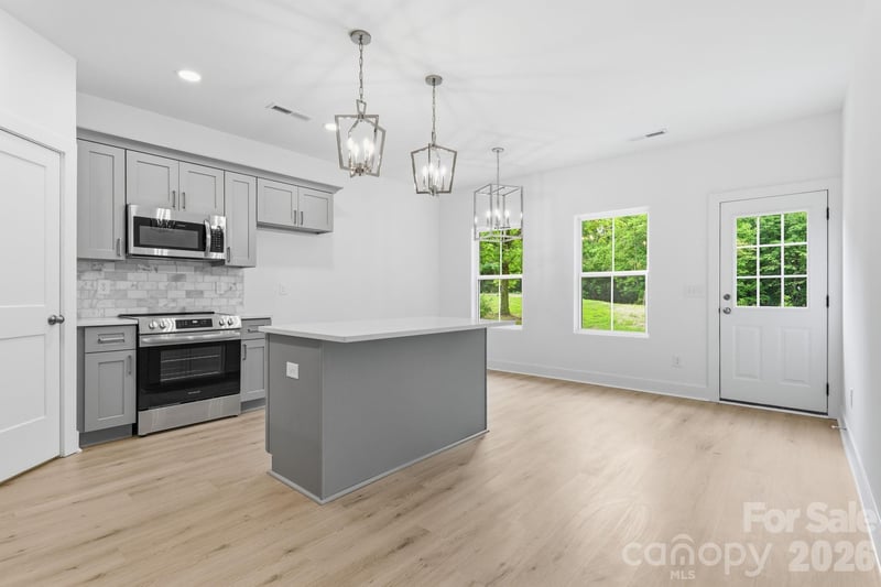 2021 Hart Rd, Charlotte, NC 28214