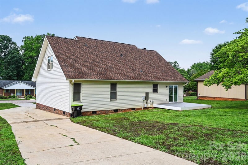 608 Azalea Ln, China Grove, NC 28023