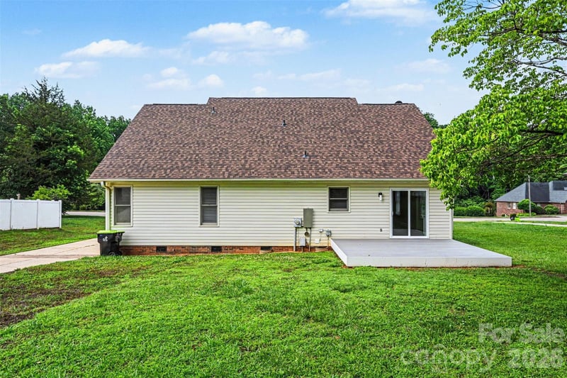 608 Azalea Ln, China Grove, NC 28023