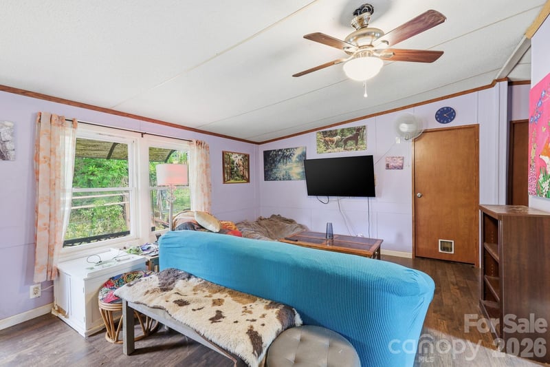 131 Vinewood Cir, Asheville, NC 28806
