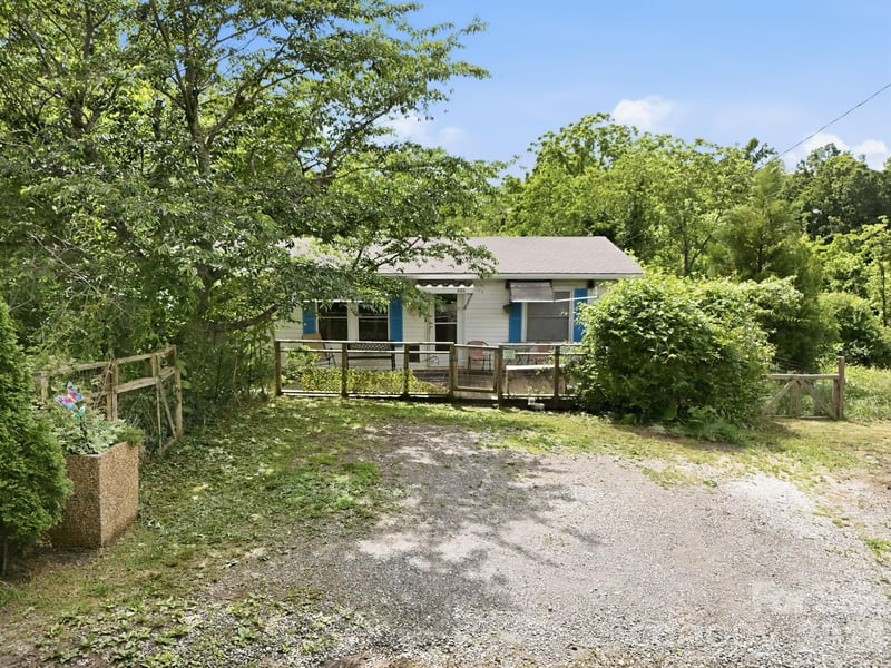 131 Vinewood Cir, Asheville, NC 28806