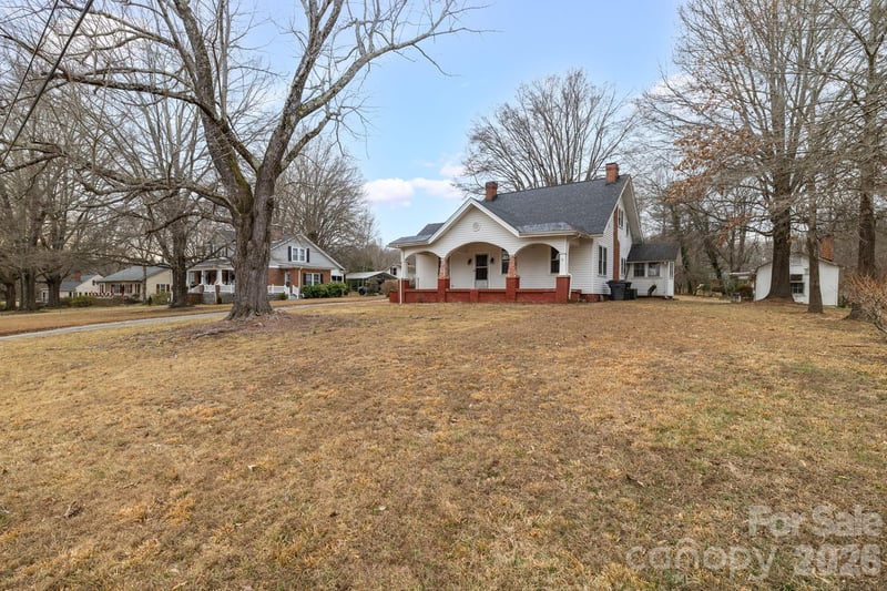 1820 Park Dr, Reidsville, NC 27320