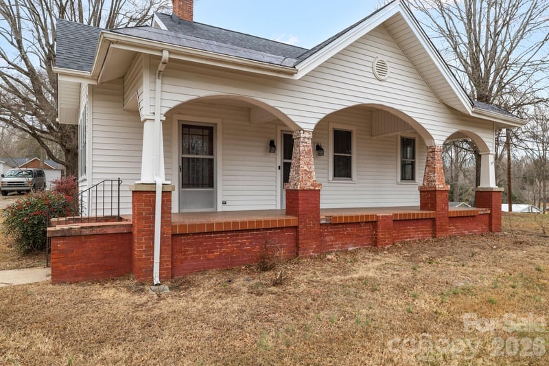 1820 Park Dr, Reidsville, NC 27320