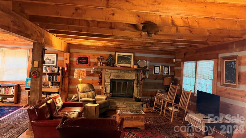 377 Woodstream Rd, Waynesville, NC 28786