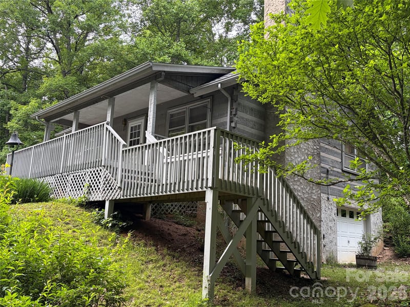 377 Woodstream Rd, Waynesville, NC 28786