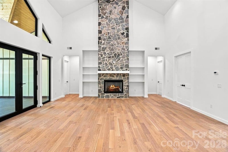 69 Village Pointe Ln, Asheville, NC 28803