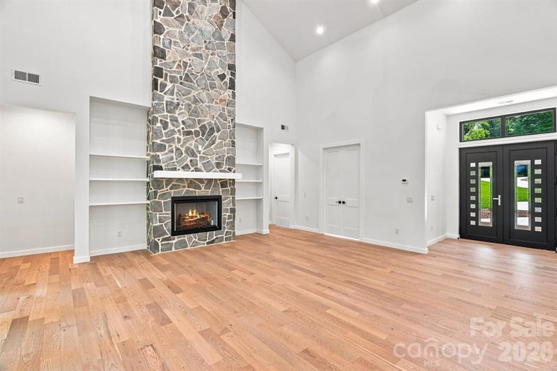 69 Village Pointe Ln, Asheville, NC 28803