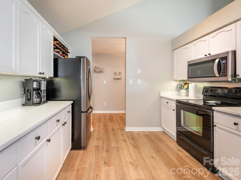 3930 Huntmeadow Dr, Charlotte, NC 28269