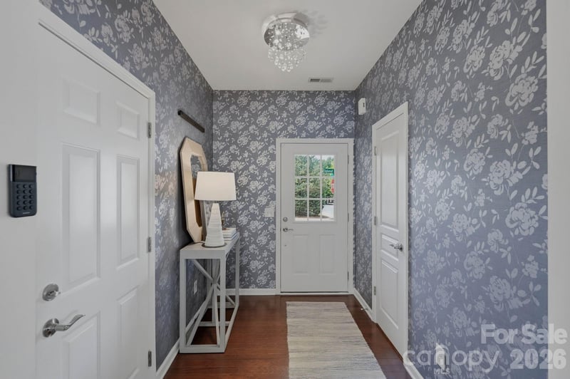 2403 Diplomat Ln, Charlotte, NC 28210