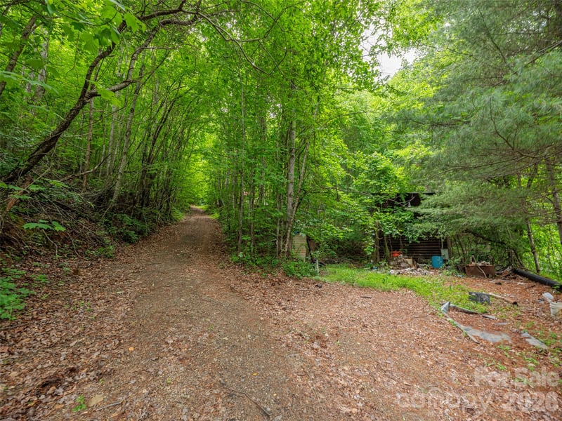 68 Long Ridge Rd, Candler, NC 28715