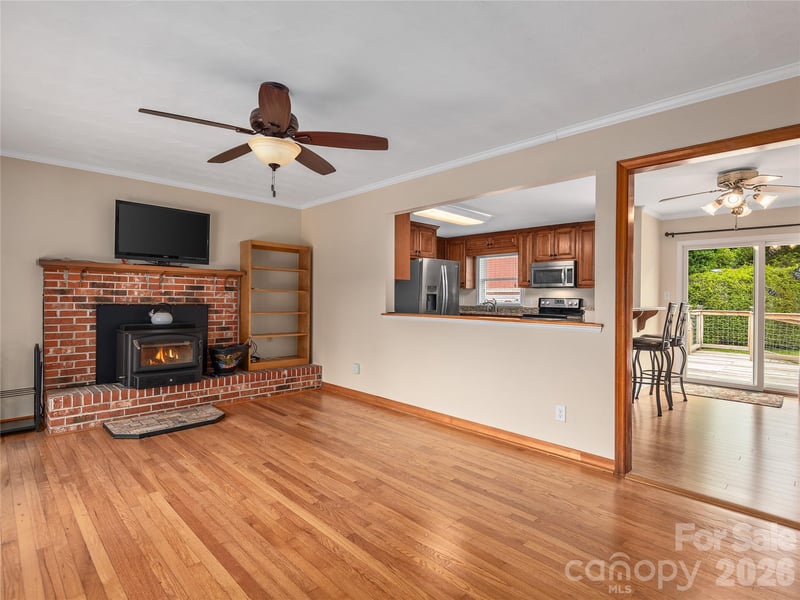 125 Playground Ct, Waynesville, NC 28786