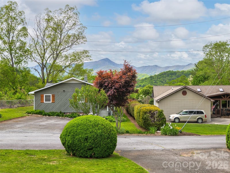 125 Playground Ct, Waynesville, NC 28786
