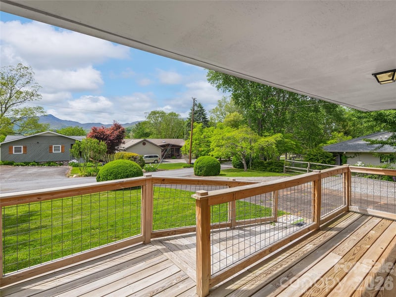 125 Playground Ct, Waynesville, NC 28786