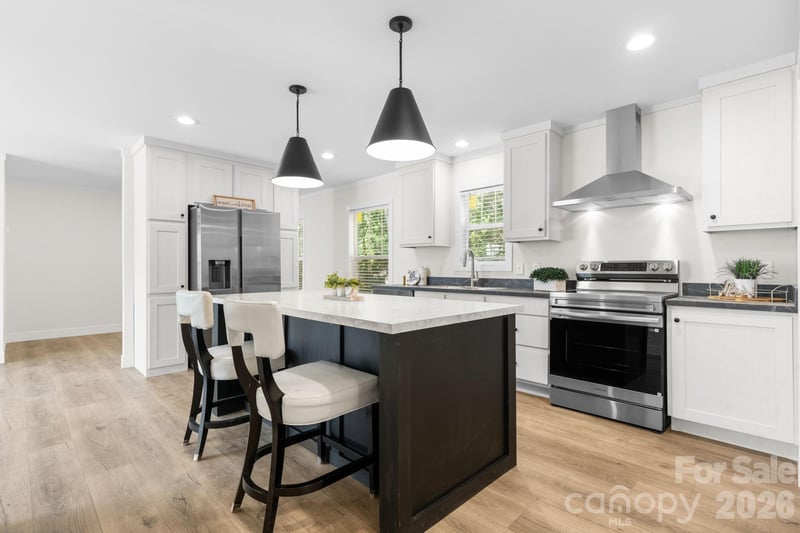146 Oakstone Dr, Statesville, NC 28677